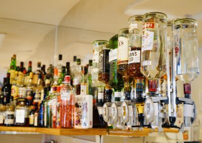 Restaurant & Bar