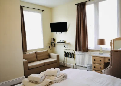 Double Room with Shower and Sofa